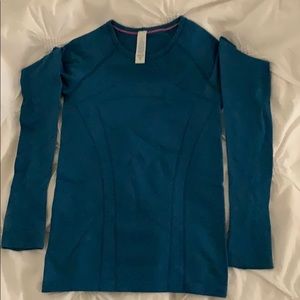 Ivivva long sleeve color: blue size: 8